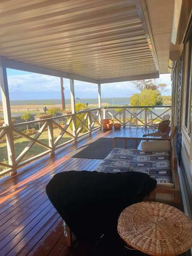 Unwind At Milang Lakefront Retreat