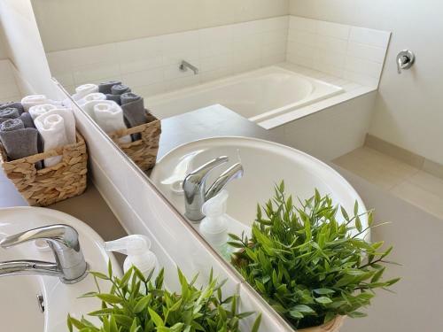 Luxury 3br Home With King Bed Metung