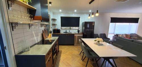 Holiday Getaway In Mildura - Spa, Bbq, Wifi