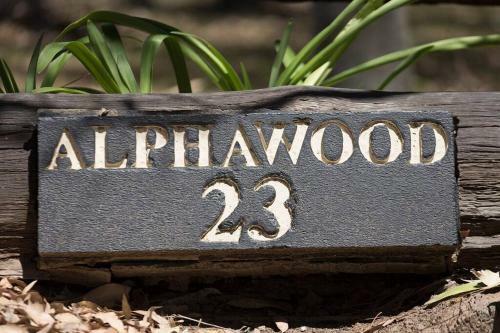Villa Alphawood - Mount View- Heaven Perched On A Hilltop