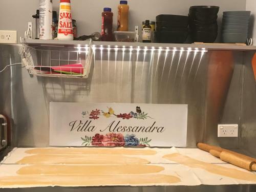 Hostal Villa Alessandra Rooms & Restaurant