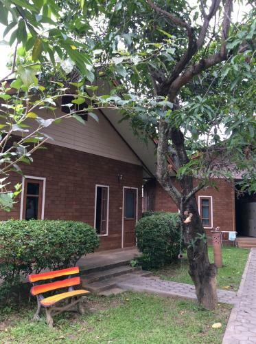 Gongkaew Huenkum Hotel