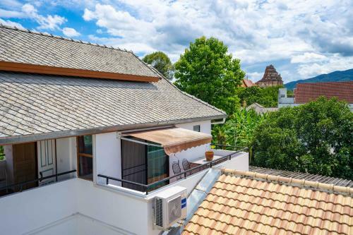 Mammoth Art Studio Pool Villa In Old City