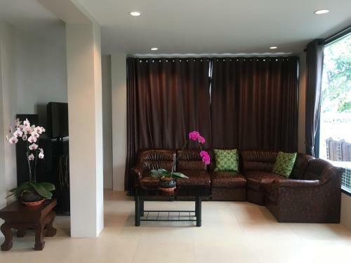 Bed & Breakfast Tawang Home