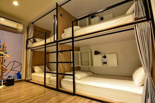 Hotel Lana Beds & Space