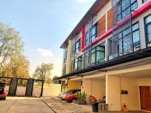 Floating Loft @ Jedyod - 3 Storey Flowery Loft