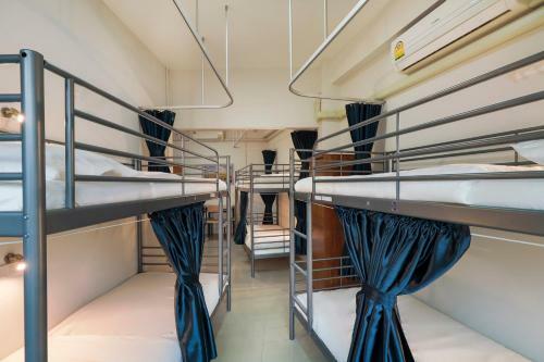 Hotel Oyo 724 Green Light Cafe&bed Hostel