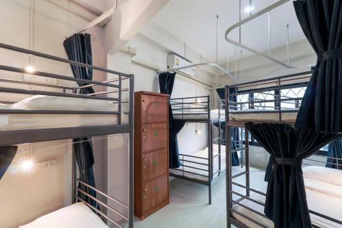 Hotel Oyo 724 Green Light Cafe&bed Hostel