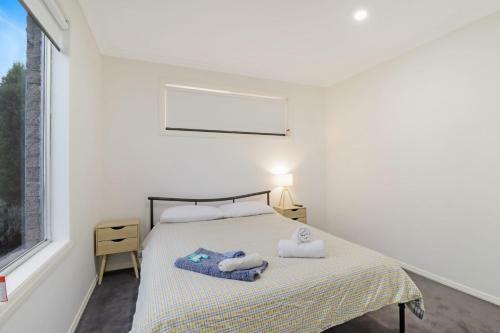Scenic Stay Queen Room 3 With Shared Bathroom