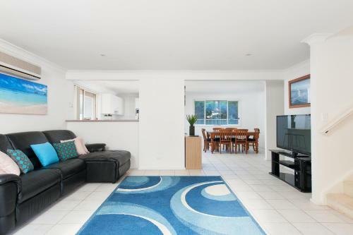 7b Achilles Street, Nelson Bay - White Waves