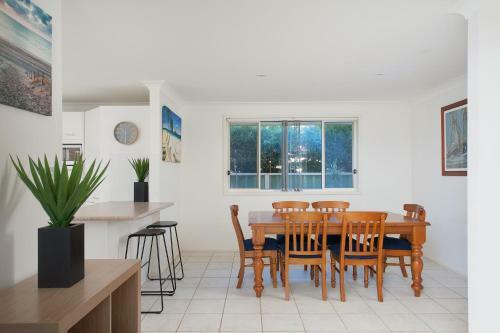 7b Achilles Street, Nelson Bay - White Waves