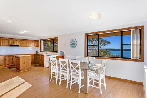 Pacific Waters - Unbeatable Views Of Port Stephens