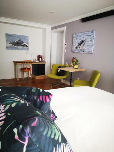Bed & Breakfast Au Cachalot Cach� Le G�te H�tel