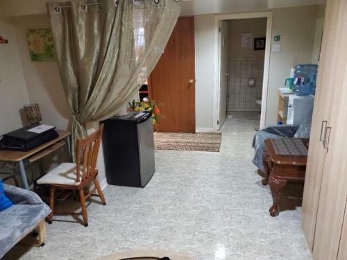 Private Apartment Close To Airport Toronto Pearson