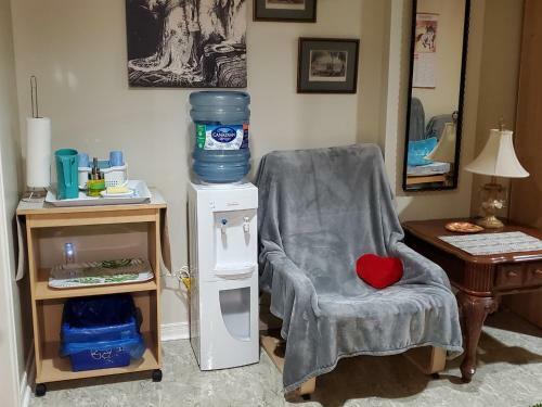Private Apartment Close To Airport Toronto Pearson