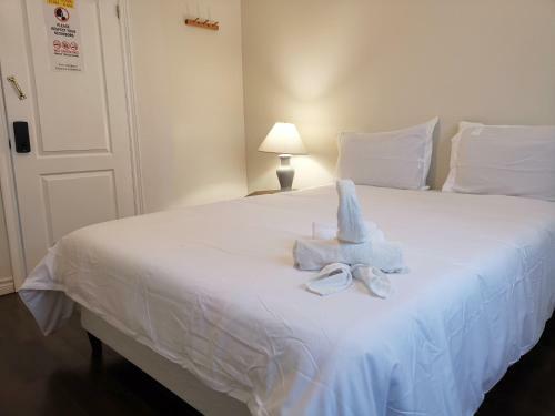 Hostal Newly Renovated Queen Bed Private Room Full Kitchen Backyard W/deck North York