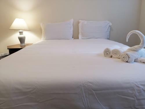 Hostal Newly Renovated Queen Bed Private Room Full Kitchen Backyard W/deck North York