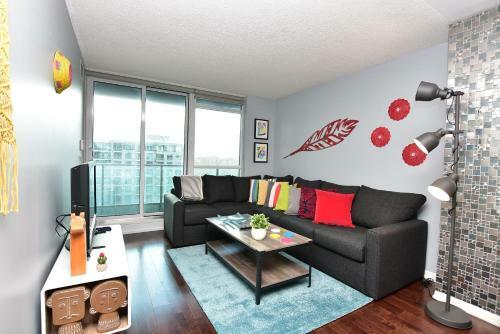 Apartamento Luxury Downtown Condo, Free Parking + Amenities