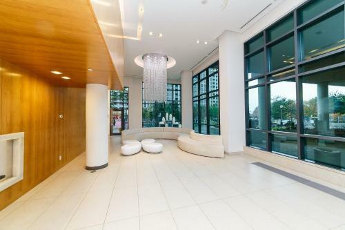 Apartamento Luxury Downtown Condo, Free Parking + Amenities