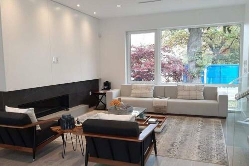 Travive Point Grey