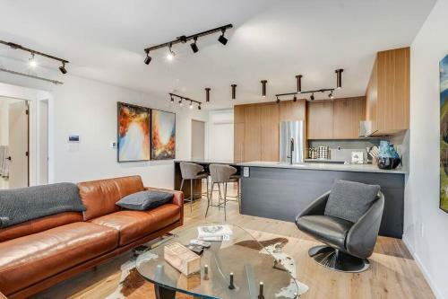 Waters Edge, 2 Bed Gorge Waterfront Suite