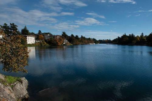 Waters Edge, 2 Bed Gorge Waterfront Suite