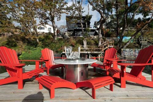 Waters Edge, 2 Bed Gorge Waterfront Suite