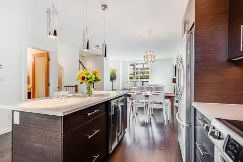 Cedar Hill Sunlit Stay - Bright Spacious & Modern