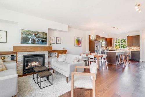 Cedar Hill Sunlit Stay - Bright Spacious & Modern