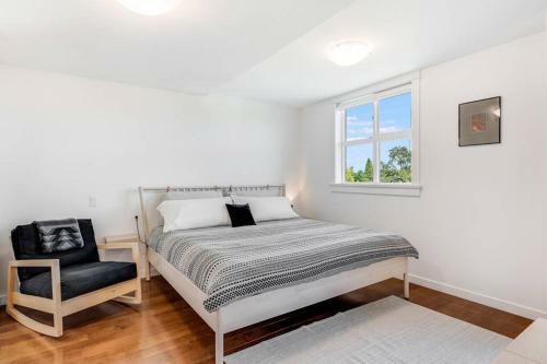 Cedar Hill Sunlit Stay - Bright Spacious & Modern