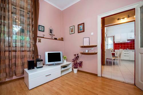 Stela - One Bedroom Apartment