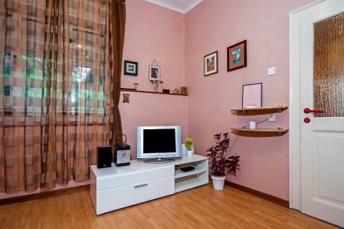 Stela - One Bedroom Apartment
