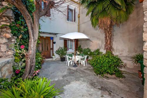 Stela - One Bedroom Apartment