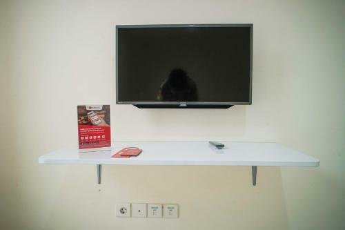 Hotel Reddoorz @ Bukit Palma Surabaya