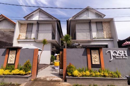 Hostal Josh Guest House