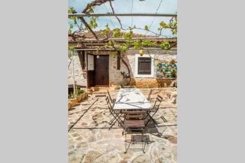 Villa Pontinos Old House