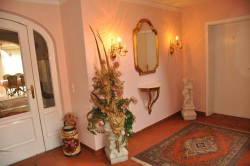 Hostal G�stehaus Ullmannshof