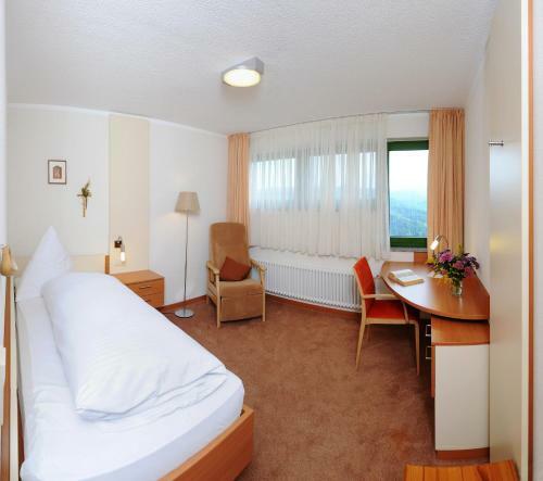 Hotel Haus Maria Lindenberg