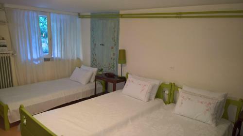 Spitaki Spata Airport Studio