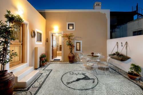 Rose Traditional House