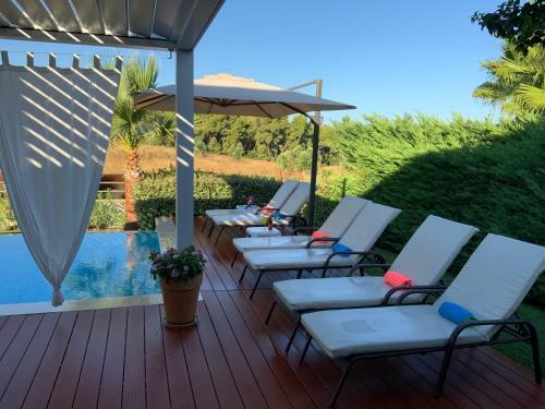 Sea Breeze Villa At Sani