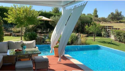 Sea Breeze Villa At Sani