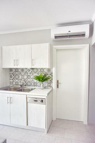 Alkyoni City Apartment