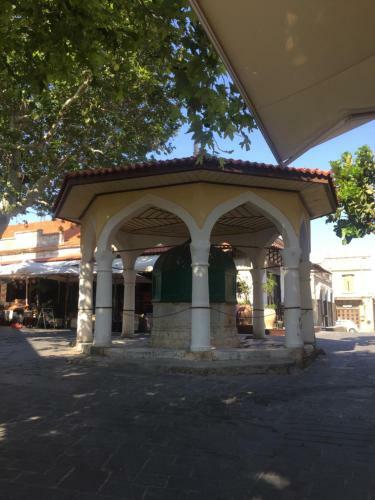 Aramis Boutique House