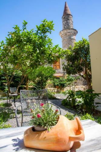 Aramis Boutique House