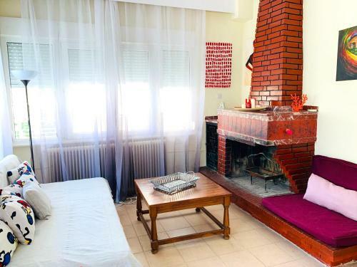 Anna's 3 Rooms Apartment Nei Epivates Beach