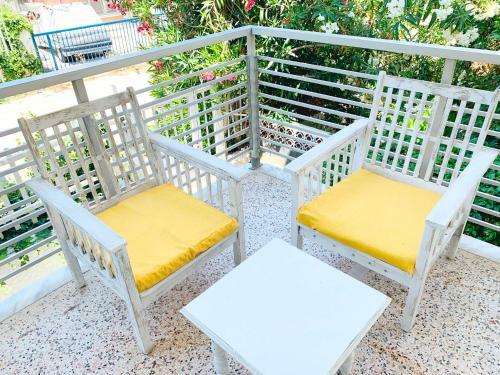 Anna's 3 Rooms Apartment Nei Epivates Beach