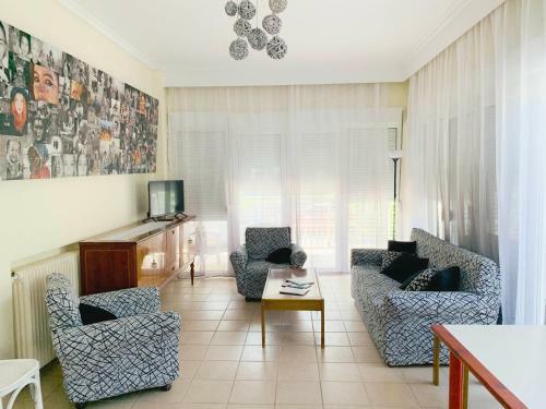 Anna's 3 Rooms Apartment Nei Epivates Beach