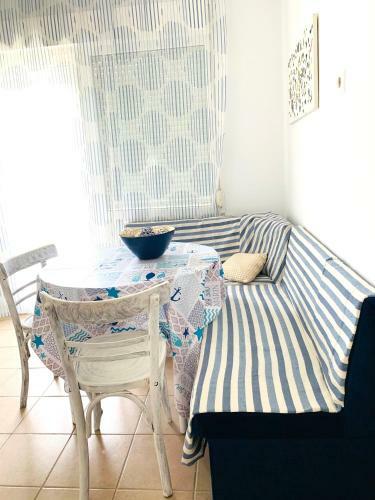 Anna's 3 Rooms Apartment Nei Epivates Beach