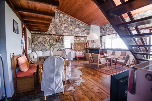 Stonehouse 2 Bedroom Chalet On Olympus Amazing View